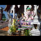 Einen rosaroten Panther kannten wir ja, aber einen rosa Ganesha? (im Wat Chai Si Phum)